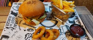 Vegatarian Classico burger at Good Vibes in Gran Canaria