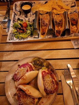 Vegane Panbao und vegane crispy Tacos  at Good Vibes in Gran Canaria