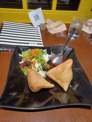VEGAN samosas!! at Ponte Rosso in Nara
