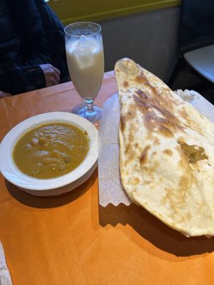 Veg curry, vegan lassie and naan   at Ponte Rosso in Nara