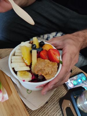 Açai bowl at Le Mango Tree 2 in Hossegor