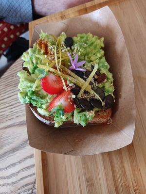 Avocado toast at Le Mango Tree 2 in Hossegor