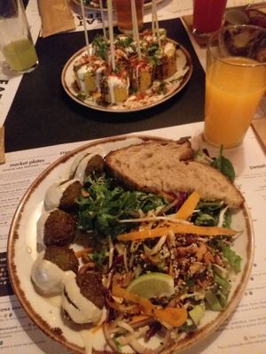  at Honest Greens in Lisbon