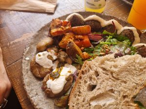  at Honest Greens in Lisbon