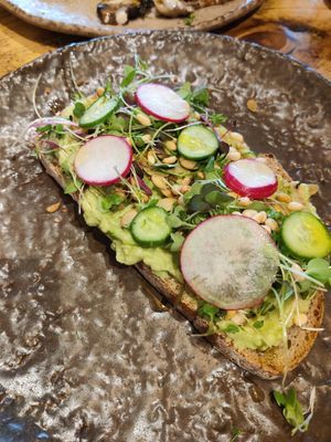 Avocado bagel toast at Honest Greens in Lisbon