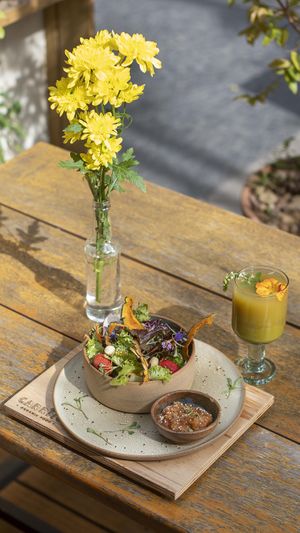 Salad bowl at Carrito Organic in Sao Paulo