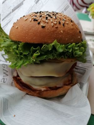 Space burger
 at Zen Wonderland in Sintra