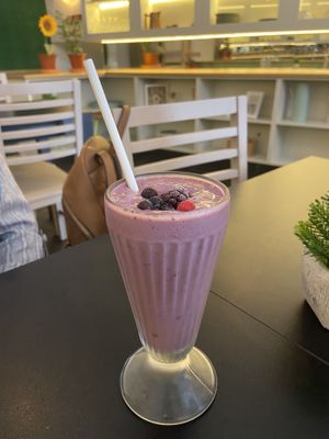 Shake Açaí Frutos vermelhos at Zen Wonderland in Sintra