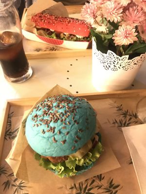 Monster Burger & Sunday Smile Sandwich  at Zen Wonderland in Sintra