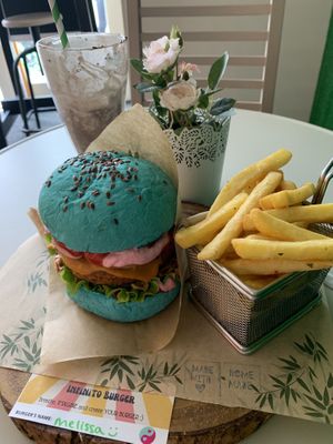 Burger!  at Zen Wonderland in Sintra