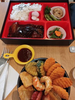  at Cantine De Lotus in Paris