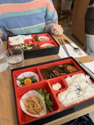 Aubergines façons Sichuan & sauté poulet végétal au sud   at Cantine De Lotus in Paris