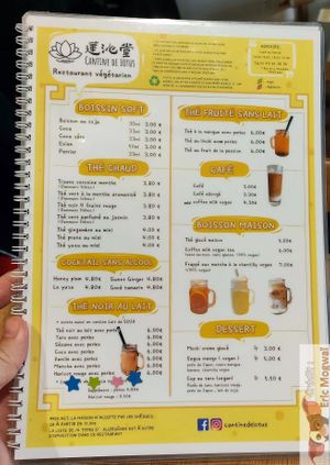 Drinks at Cantine De Lotus in Paris