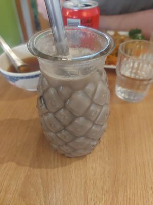 Taro Milk tea minus tapioca at Cantine De Lotus in Paris