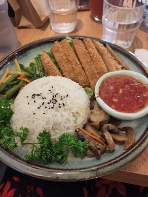  at Cantine De Lotus in Paris