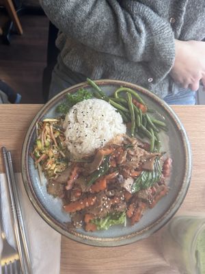 « Poulet » aux 3 saveurs  at Cantine De Lotus in Paris