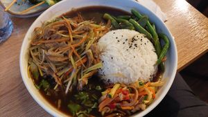 Vegan chicken at Cantine De Lotus in Paris