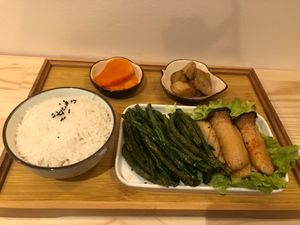 eryngii et haricot vert at Cantine De Lotus in Paris