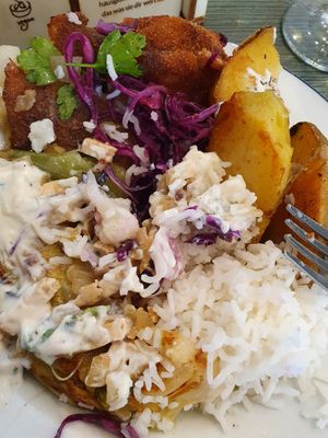 Everything mixed, but I swear, it was amazing! Those oven potatoes were perfect! at Keep Living in Salzburg