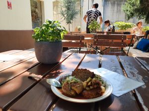 Meal in garden at Keep Living in Salzburg