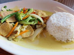 Wheat "chicken" curry with rice (no. 67) at Hanoi Pho in Mannheim