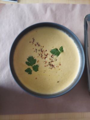 Delicious lentils Dahl, creamy, soft and delicious again at ClemCafé in Santiago De Compostela