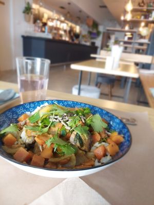 Green curry with seeds and fresh herbs at ClemCafé in Santiago De Compostela