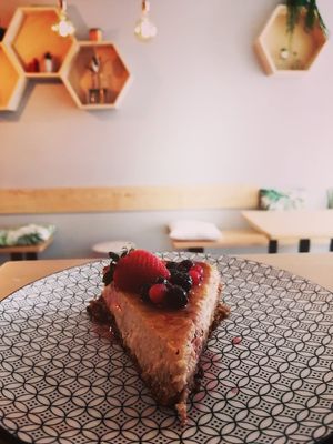 Vegan and gluten free cheese cake at ClemCafé in Santiago De Compostela