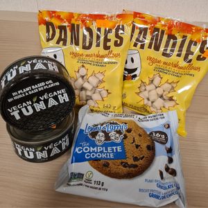 Vegan Tunah? I've never seen it before, so exciting! at Le Dep Frida in Trois-rivieres