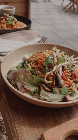 De noodle salade. Ook erg lekker en gezond   at Jungle Café & Catering in Eindhoven