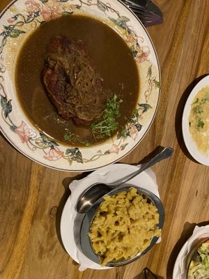 Zwiebelrostbraten mit handgeschabten Spätzle  at Köhlerstüble in Stuttgart