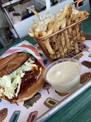 Hot Chick’n Sandwich & Truffle Cheese Fries at Nomoo in Los Angeles