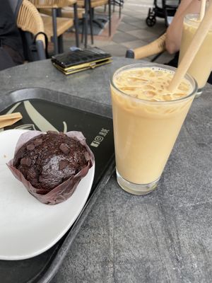 Schokomuffin & Iced Lattee  at Junge Die Bäckerei in Binz