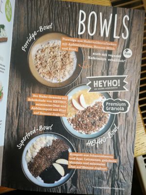 Vegan porridge bowl  at Junge Die Bäckerei in Binz