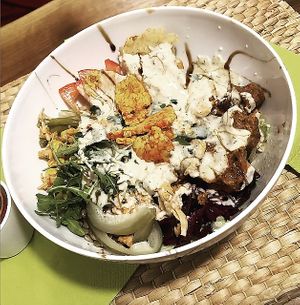 Tempeh bowl at Vegitat - Heuwaage in Basel