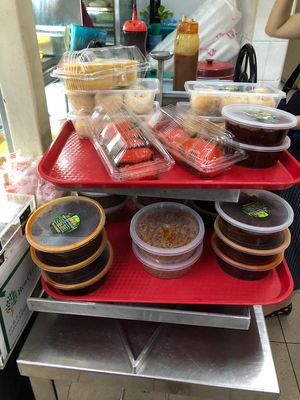 Also sells kueh at Divine Vegetarian Family 添欣素食園 in Northeast Singapore