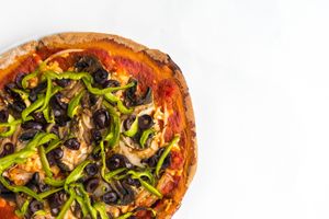 Veggie pizza at Herbivoro in Cancun