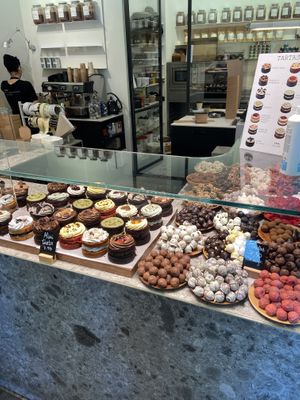 Showcase  at Chök the Chocolate Kitchen in Barcelona