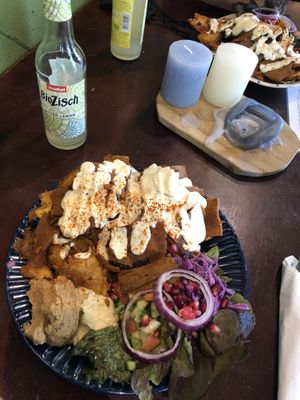 Vönerteller mit Chips at Bärenstark in Cologne