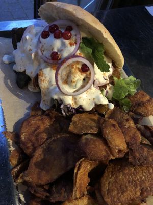 Vöner and chips  at Bärenstark in Cologne