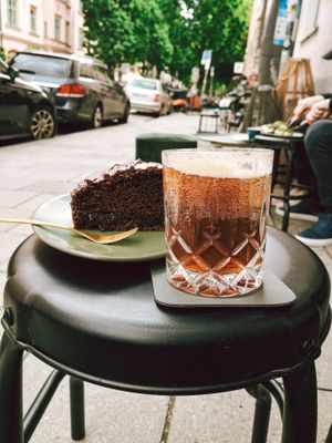 Chocolate cake and a filter tonic at Storm in a Coffee Pot in Munich