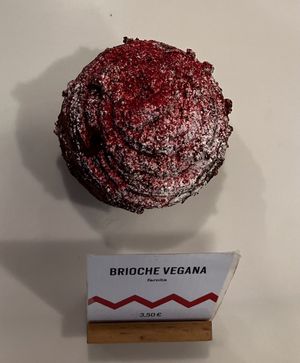 Brioche vegan with red fruits  at Pavé in Milan