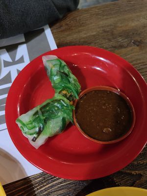 Rollitos frescos at Mon Viet in Barcelona