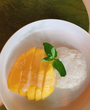 Sticky rice with mango at Ukulele Thai Bar & Food in Luxembourg City