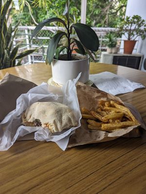Falafel y papas fritas at Benaim in Buenos Aires