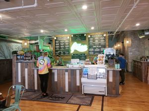 Clean but serves gross meat and dairy at The Green Room in Portsmouth