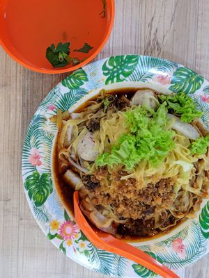 Dry noodles at Xian Yuan 鲜缘素食 in Central Singapore