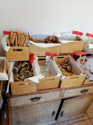 Check ingredients on labels at Dvorska Pekarna in Novo Mesto