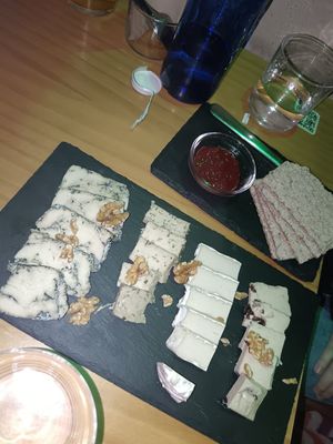 Tabla de quesos at La Vegana Taperia in Malaga