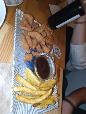 Lagrimitas de pollo at La Vegana Taperia in Malaga